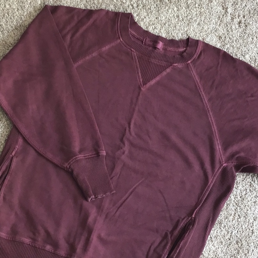 LIGHT WEIGHT SWEATSHIRT WITH POCKETS - MEDIUM
